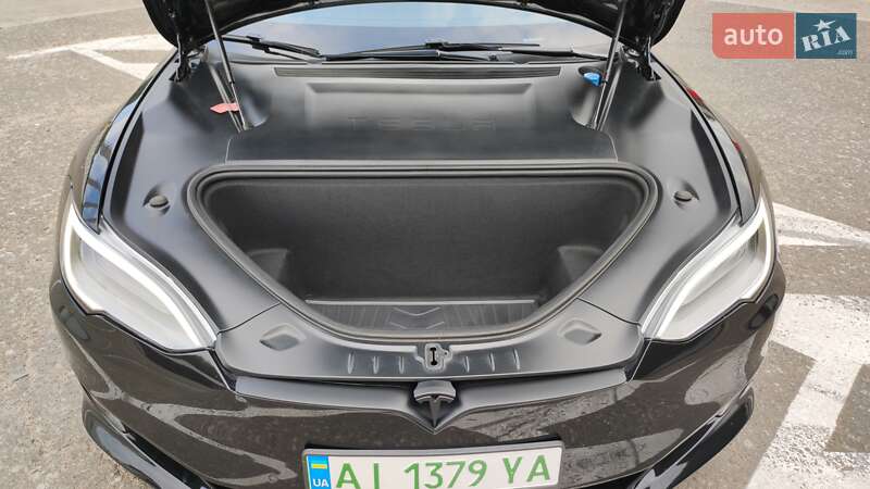 Ліфтбек Tesla Model S 2017 в Києві