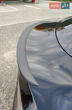 Лифтбек Tesla Model S 2017 в Киеве