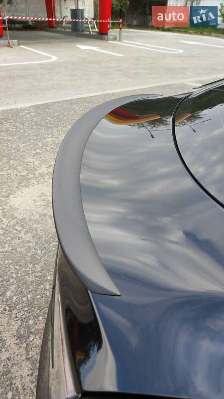 Ліфтбек Tesla Model S 2017 в Києві