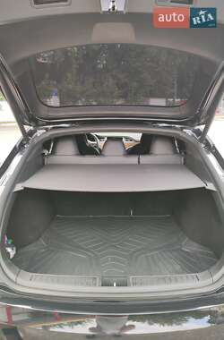 Лифтбек Tesla Model S 2017 в Киеве