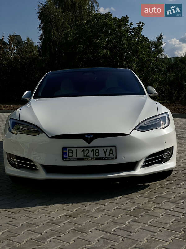 Лифтбек Tesla Model S 2018 в Полтаве