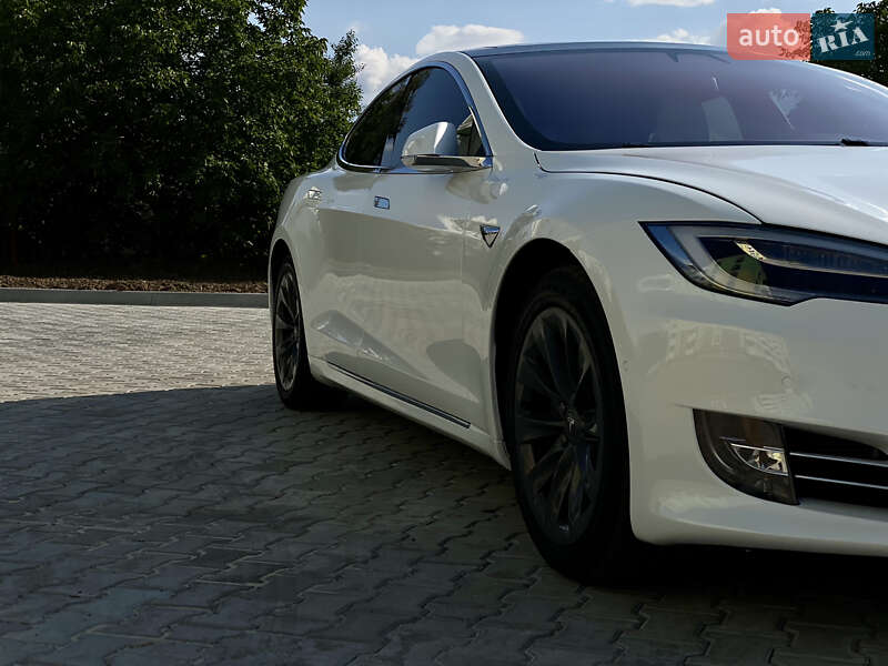 Лифтбек Tesla Model S 2018 в Полтаве