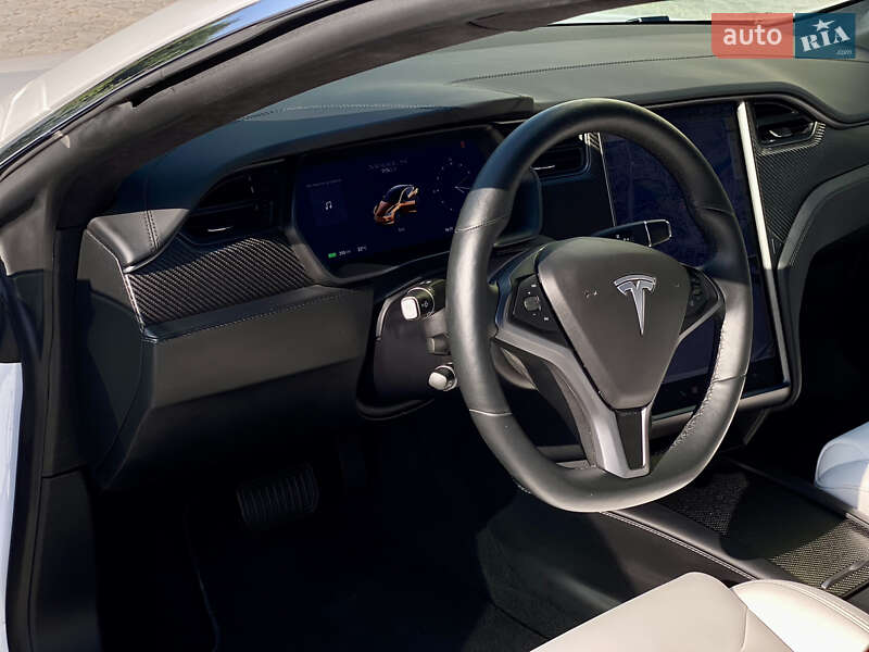 Лифтбек Tesla Model S 2018 в Полтаве