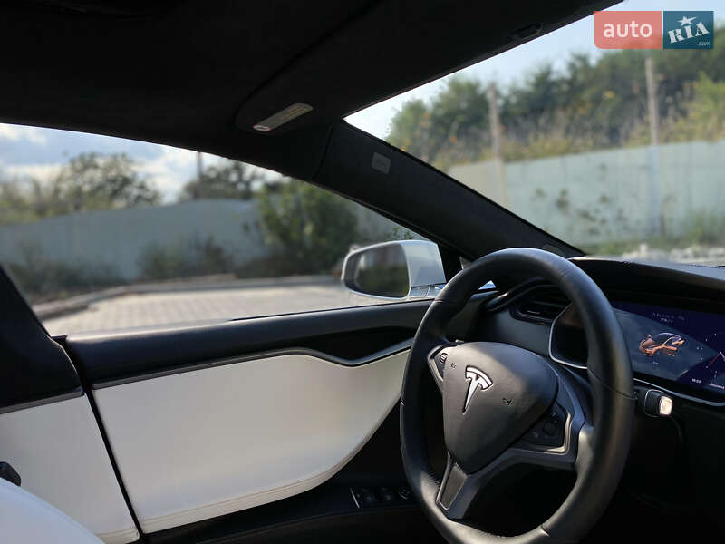 Лифтбек Tesla Model S 2018 в Полтаве