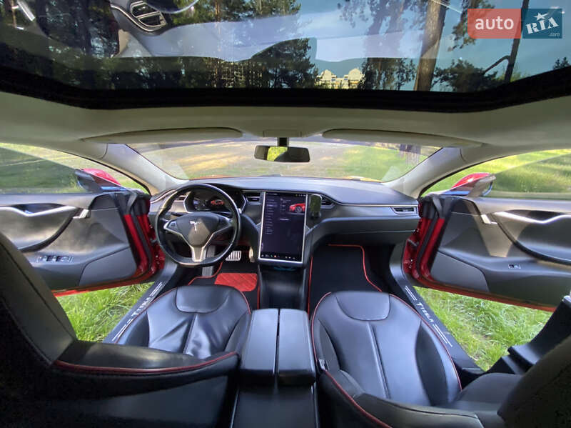 Ліфтбек Tesla Model S 2014 в Києві