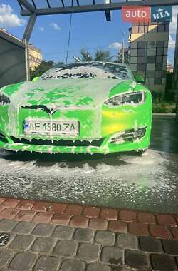 Лифтбек Tesla Model S 2019 в Днепре
