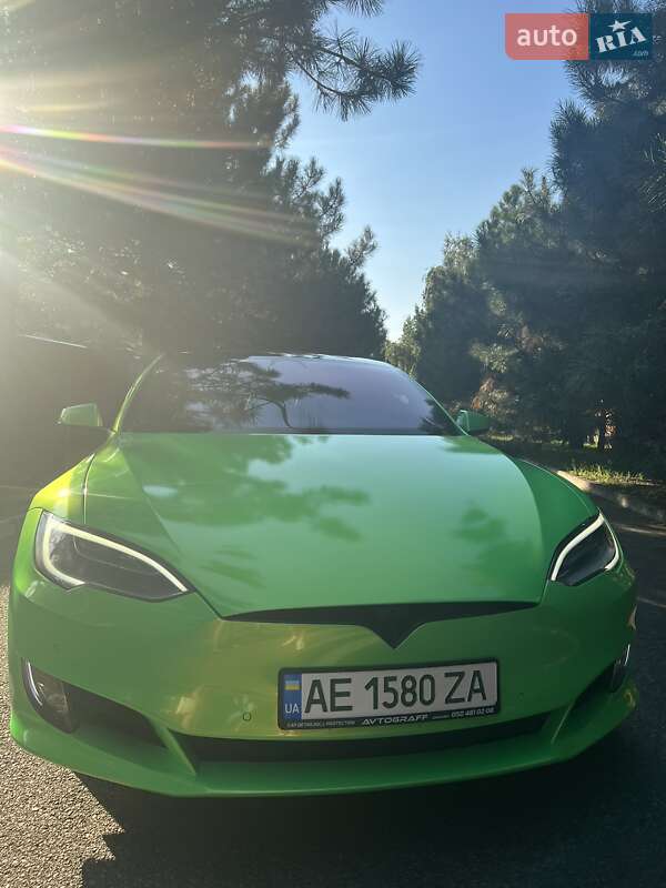 Лифтбек Tesla Model S 2019 в Днепре