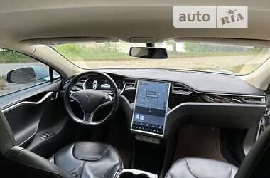 Лифтбек Tesla Model S 2013 в 
