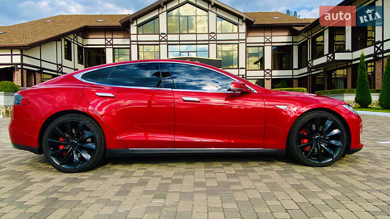 Ліфтбек Tesla Model S 2014 в Києві