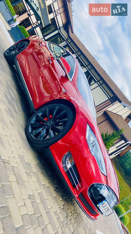 Ліфтбек Tesla Model S 2014 в Києві