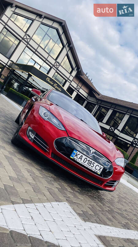 Ліфтбек Tesla Model S 2014 в Києві