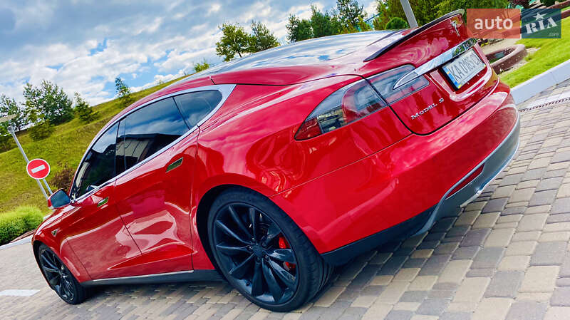 Ліфтбек Tesla Model S 2014 в Києві