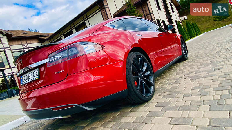 Ліфтбек Tesla Model S 2014 в Києві