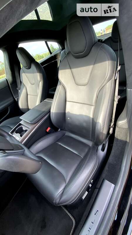 Лифтбек Tesla Model S 2021 в Черкассах