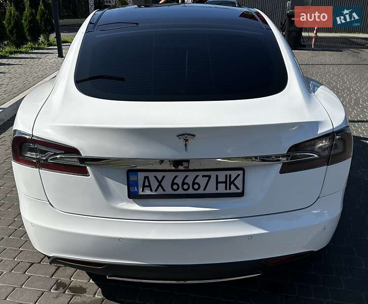 Лифтбек Tesla Model S 2015 в Харькове