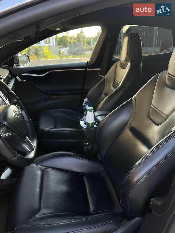 Лифтбек Tesla Model S 2015 в Киеве