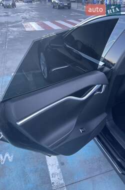 Ліфтбек Tesla Model S 2015 в Києві