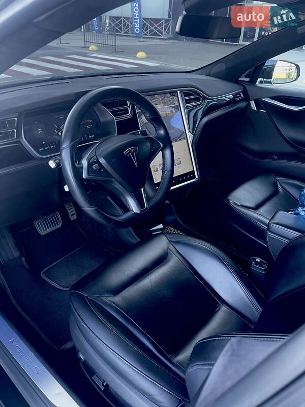 Ліфтбек Tesla Model S 2015 в Києві
