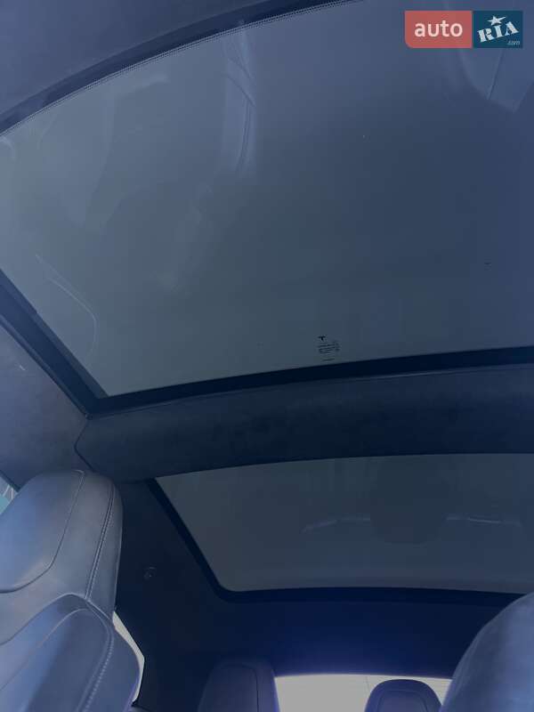Ліфтбек Tesla Model S 2015 в Києві