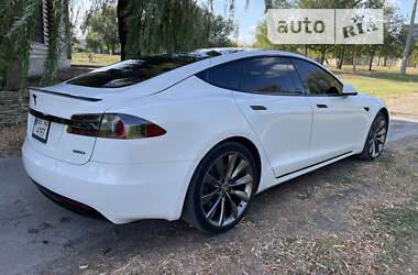 Лифтбек Tesla Model S 2017 в Николаеве