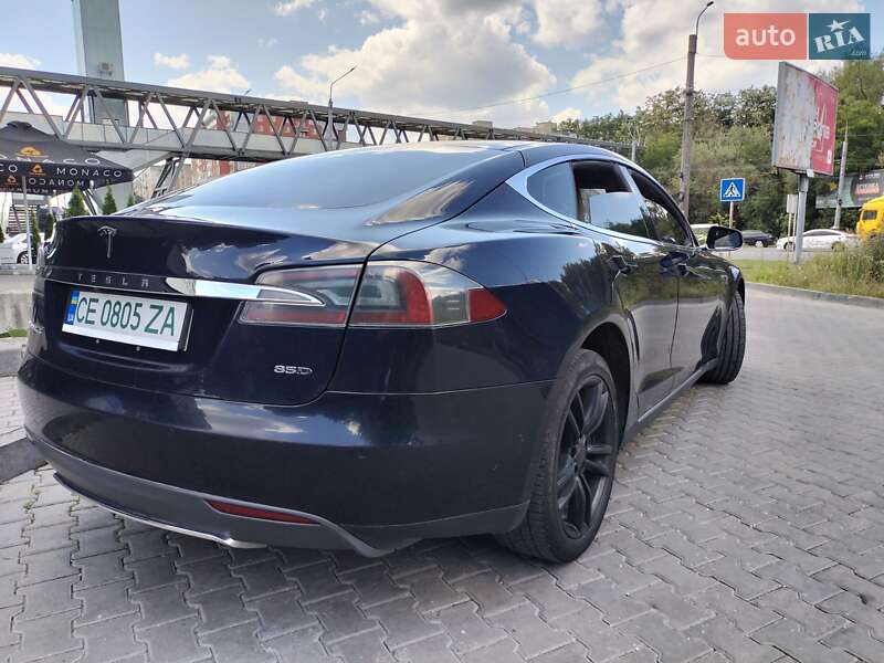 Ліфтбек Tesla Model S 2015 в Тернополі
