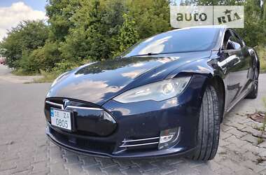 Лифтбек Tesla Model S 2015 в Тернополе