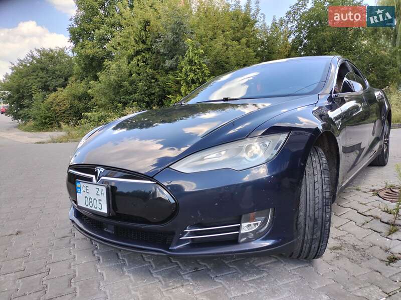Tesla Model S 2015