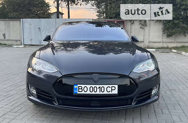 Ліфтбек Tesla Model S 2015 в Тернополі