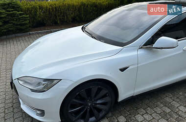 Лифтбек Tesla Model S 2014 в 