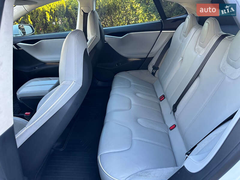 Лифтбек Tesla Model S 2014 в Киеве