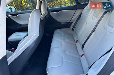 Лифтбек Tesla Model S 2014 в 
