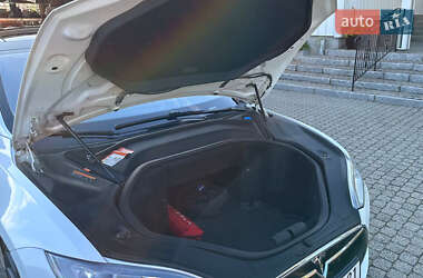 Лифтбек Tesla Model S 2014 в 