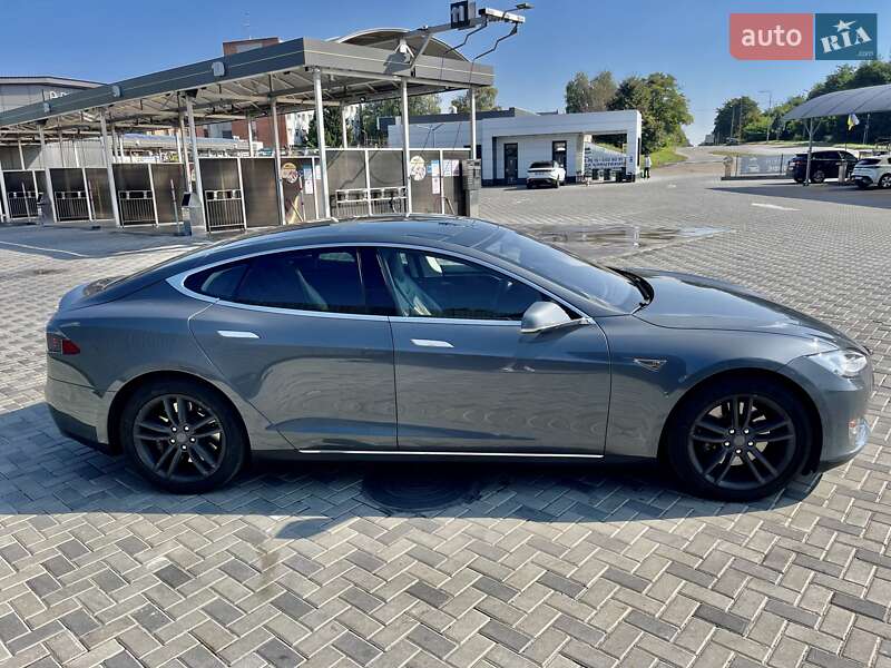 Лифтбек Tesla Model S 2013 в Полтаве
