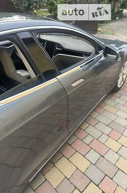 Лифтбек Tesla Model S 2014 в 
