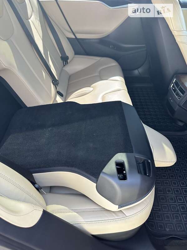 Ліфтбек Tesla Model S 2016 в Білій Церкві