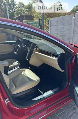 Лифтбек Tesla Model S 2016 в 