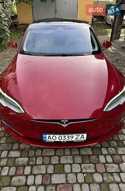 Лифтбек Tesla Model S 2019 в Ужгороде