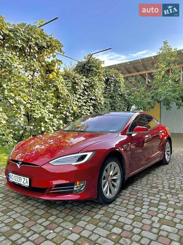 Ліфтбек Tesla Model S 2019 в Ужгороді фото Ліфтбек Tesla Model S 2019 в Ужгороді