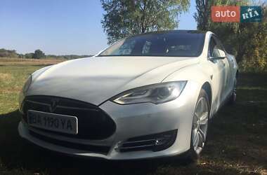 Лифтбек Tesla Model S 2014 в 