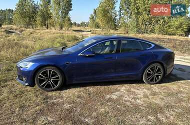 Лифтбек Tesla Model S 2016 в 