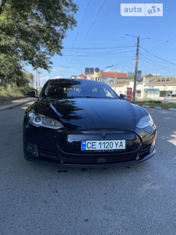 Ліфтбек Tesla Model S 2015 в Чернівцях