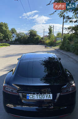 Лифтбек Tesla Model S 2015 в Черновцах