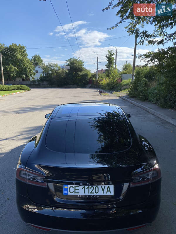 Ліфтбек Tesla Model S 2015 в Чернівцях