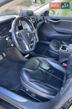 Лифтбек Tesla Model S 2015 в Черновцах