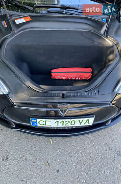 Лифтбек Tesla Model S 2015 в Черновцах