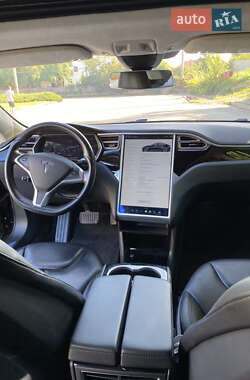 Лифтбек Tesla Model S 2015 в Черновцах