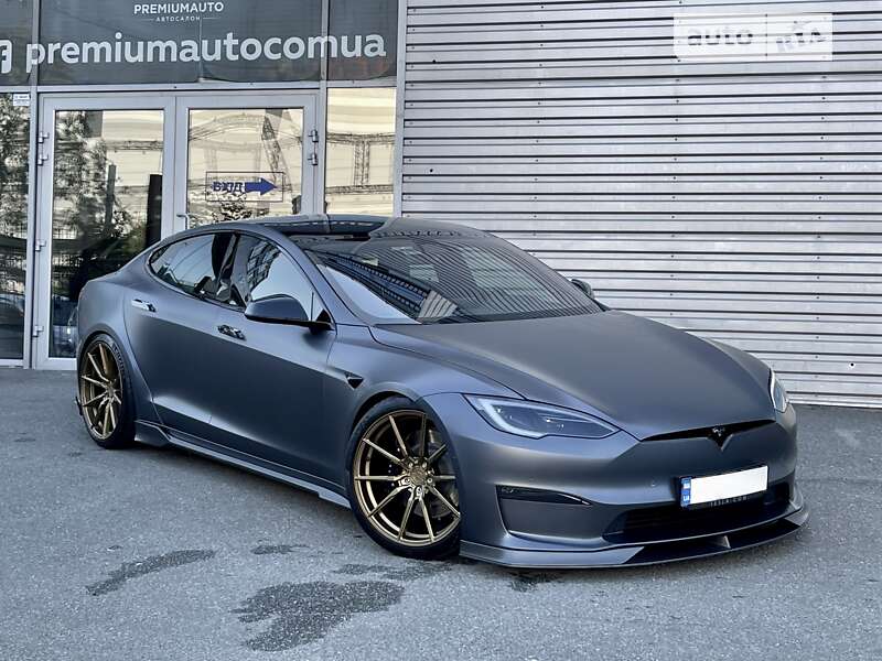 Лифтбек Tesla Model S 2022 в Киеве