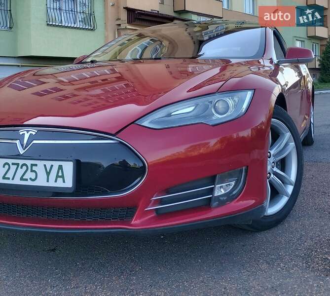 Лифтбек Tesla Model S 2013 в Дрогобыче