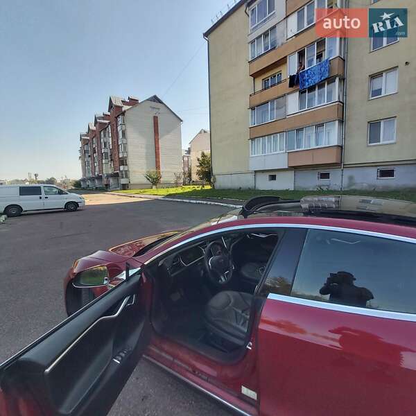 Лифтбек Tesla Model S 2013 в Дрогобыче