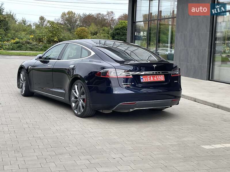 Лифтбек Tesla Model S 2014 в Ужгороде